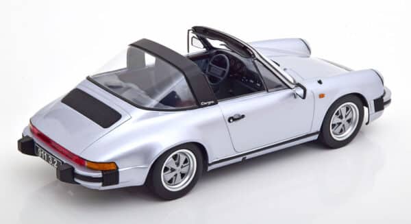 kk scale - 1:18 porsche 911 3.2 targa 1988 250 000th 911 silver grey w/removable targa roof