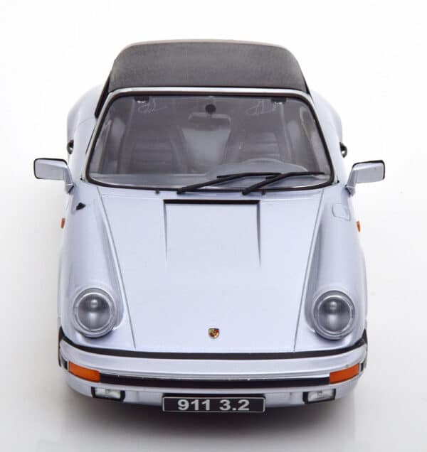 kk scale - 1:18 porsche 911 3.2 targa 1988 250 000th 911 silver grey w/removable targa roof