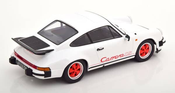 kk scale - 1:18 porsche 911 carrera 3.2 white/red clubsport 1989