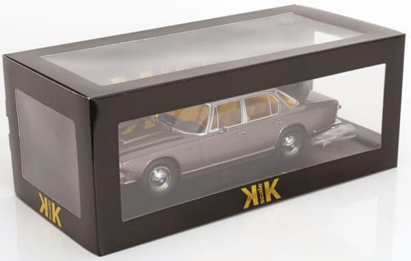 KK Scale 1:18 Maserati Quattroporte I 1965 Grey Metallic (KKDC181511) Diecast Model 11 KK Scale 1:18 Maserati Quattroporte I 1965 Grey Metallic (KKDC181511) Diecast Model