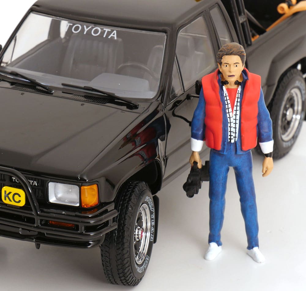 KK Scale 1:18 Toyota Hilux 1985 Black Back to the Future III (KKDC181561) Diecast Model 7 KK Scale 1:18 Toyota Hilux 1985 Black Back to the Future III (KKDC181561) Diecast Model - Image 7