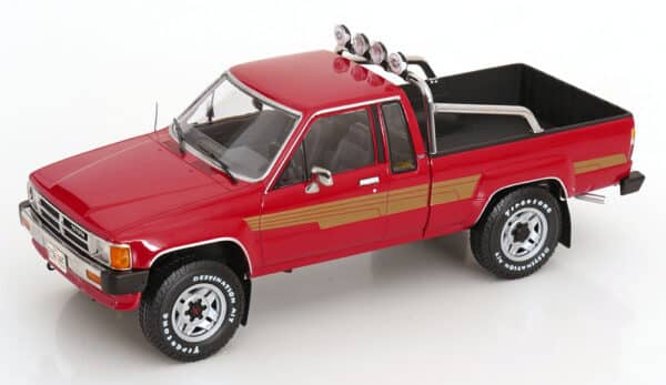 KK Scale 1:18 Toyota Hilux 1985 Red (KKDC181562) Diecast Model