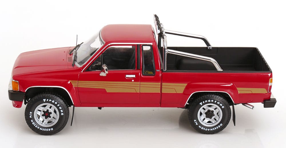 KK Scale 1:18 Toyota Hilux 1985 Red (KKDC181562) Diecast Model 3 KK Scale 1:18 Toyota Hilux 1985 Red (KKDC181562) Diecast Model - Image 3