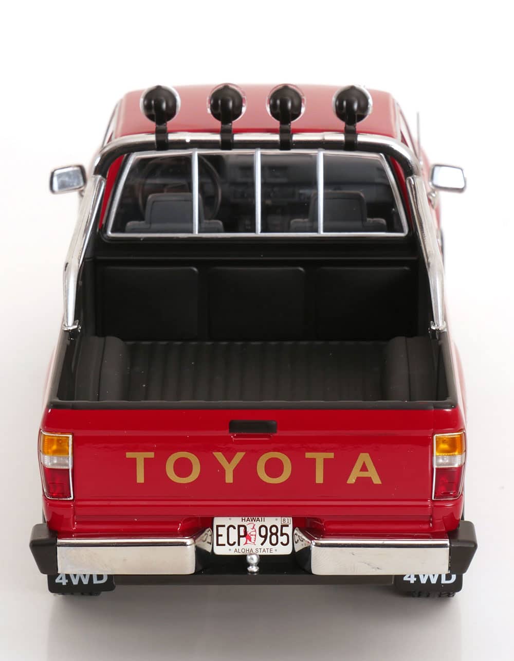 KK Scale 1:18 Toyota Hilux 1985 Red (KKDC181562) Diecast Model 5 KK Scale 1:18 Toyota Hilux 1985 Red (KKDC181562) Diecast Model - Image 5