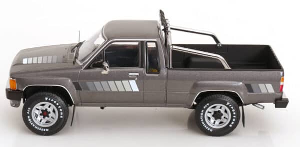 KK Scale 1:18 Toyota Hilux 1985 Grey Metallic (KKDC181563) Diecast Model 8 KK Scale 1:18 Toyota Hilux 1985 Grey Metallic (KKDC181563) Diecast Model