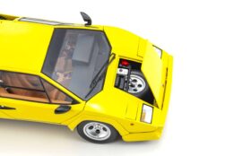 Kyosho - 1:18 Lamborghini Countach LP5000 Quattrovalvove Yellow