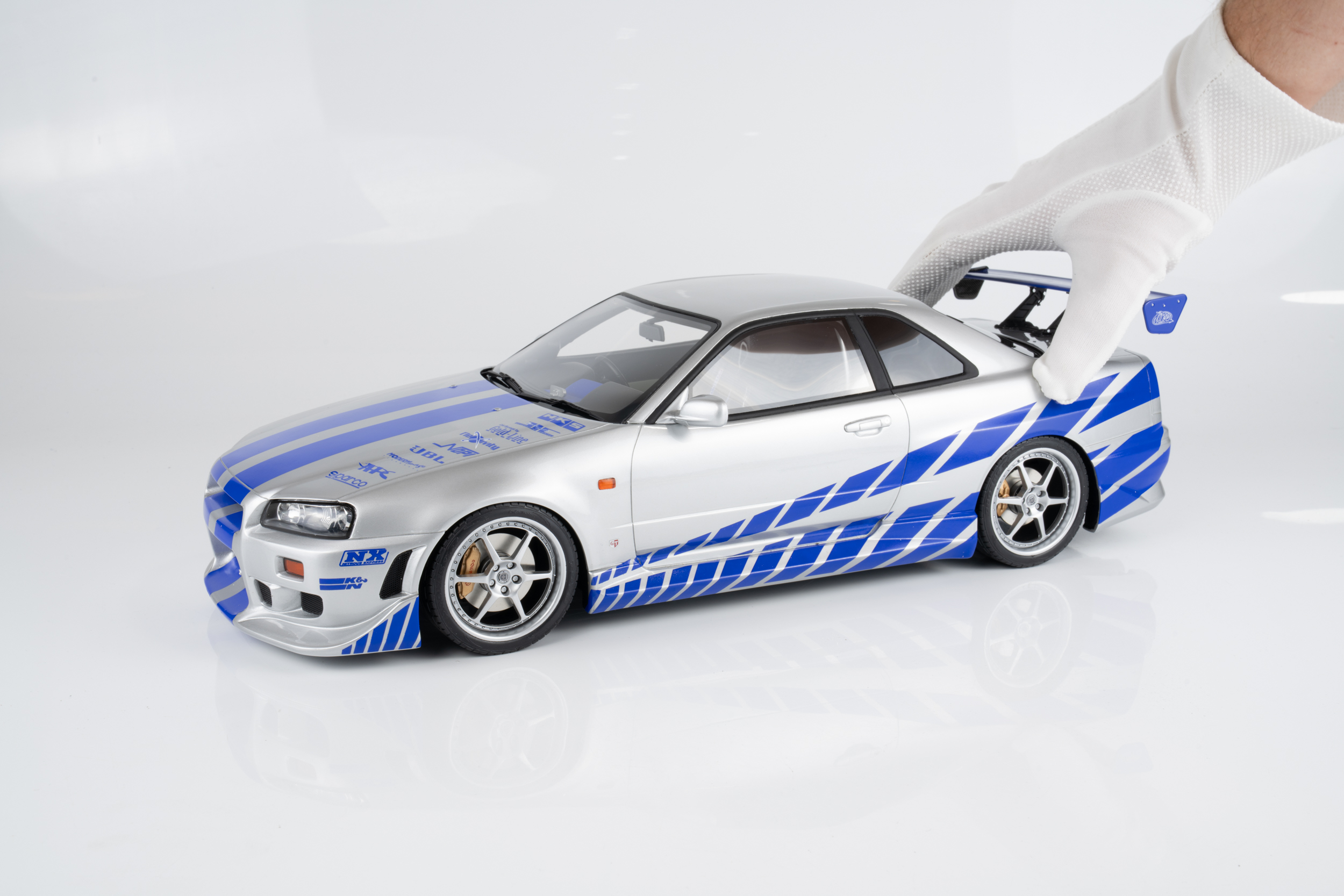 Kyosho 1:12 Nissan Skyline GT-R (R34) Brian O'Connor Fast & Furious 2001 (KSR12007A) Resin Model 3 Kyosho 1:12 Nissan Skyline GT-R (R34) Brian O'Connor Fast & Furious 2001 (KSR12007A) Resin Model - Image 3