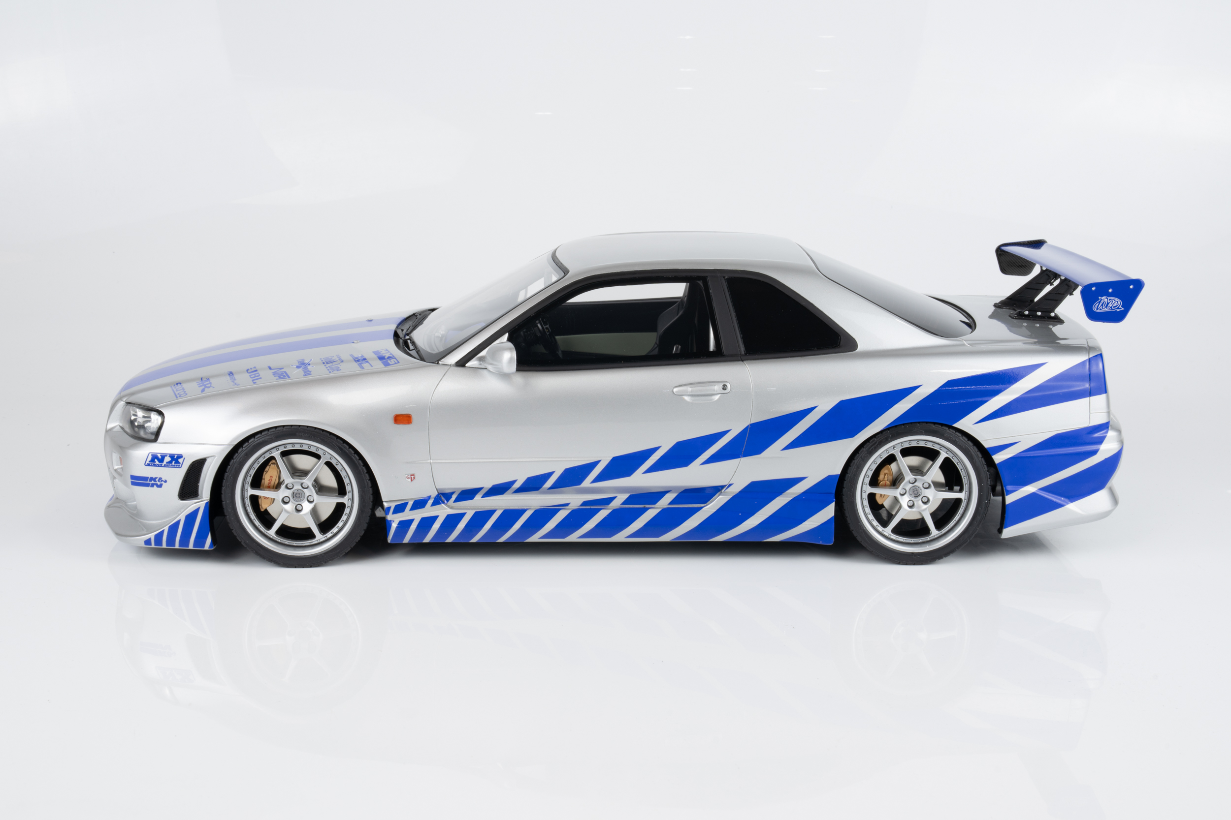 Kyosho 1:12 Nissan Skyline GT-R (R34) Brian O'Connor Fast & Furious 2001 (KSR12007A) Resin Model 7 Kyosho 1:12 Nissan Skyline GT-R (R34) Brian O'Connor Fast & Furious 2001 (KSR12007A) Resin Model - Image 7