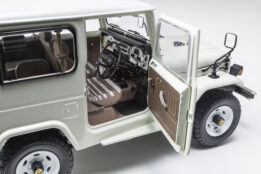 Kyosho 1:18 Toyota Land Cruiser 40 Van (BJ42V) 1980 White