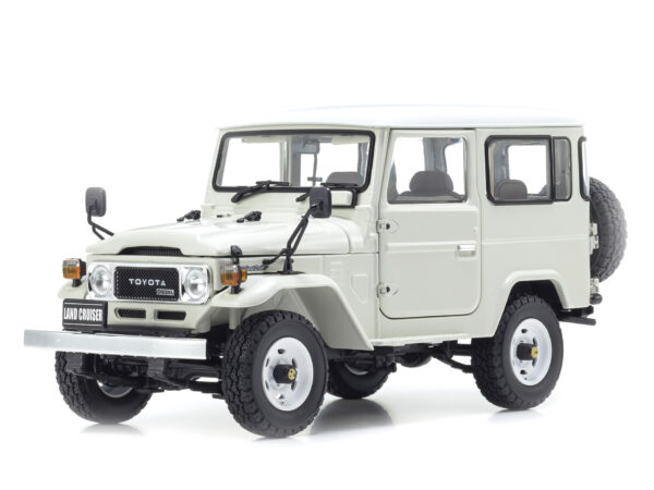 Kyosho 1:18 Toyota Land Cruiser 40 Van (BJ42V) 1980 White