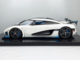 FrontiArt - 1:8 Koenigsegg Agera RS1 Pearl White - Limited Edition Resin Model