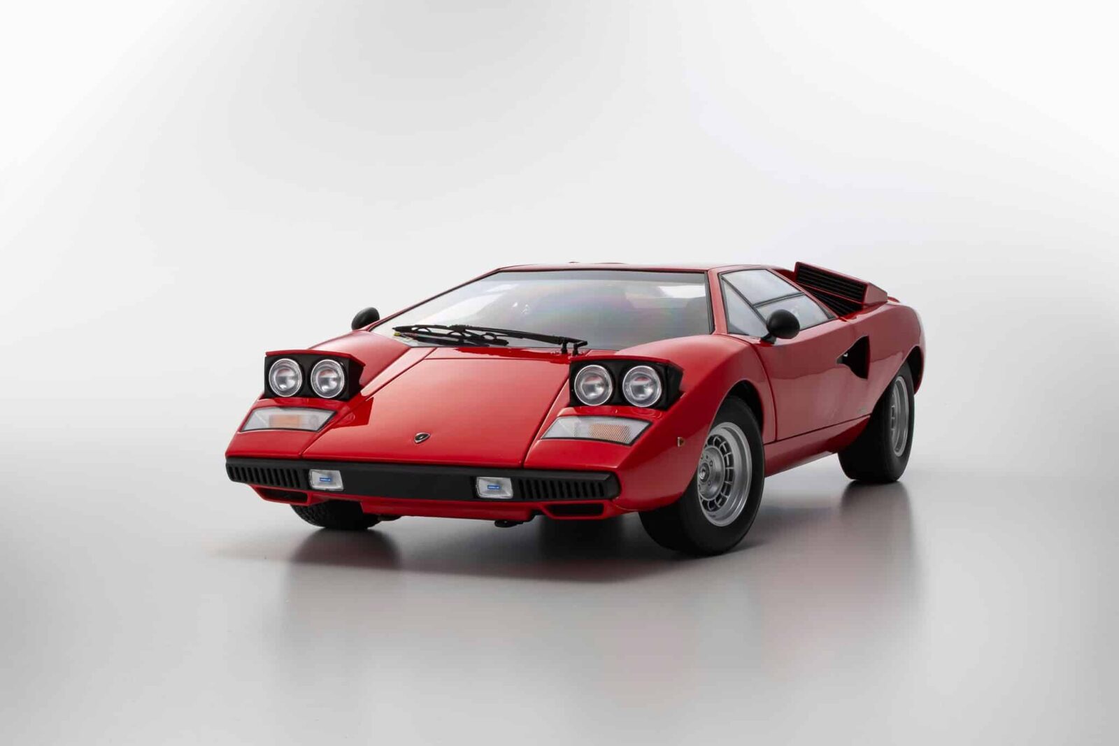Kyosho 1:12 Lamborghini Countach LP400 Red (KS08611R) Diecast Model