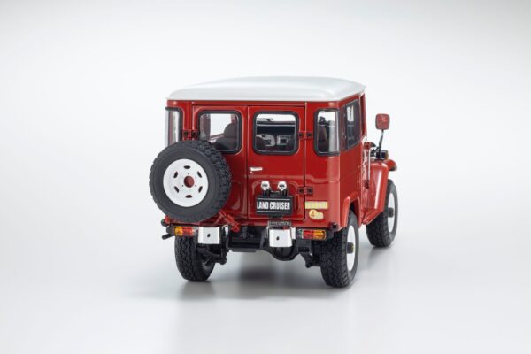 Kyosho 1:18 Land Cruiser Toyota 40 Van Red.3