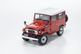 Kyosho 1:18 Land Cruiser Toyota 40 Van Red.9