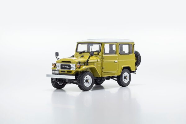 Kyosho 1:18 Toyota Land Cruise Yellow Diecast Model.12