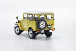 Kyosho 1:18 Toyota Land Cruise Yellow Diecast Model.9