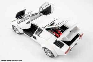 Kyosho - 1:18 Lamborghini Countach LP400 S White 1980 - Diecast Model