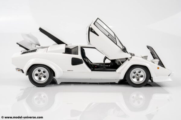 Kyosho - 1:18 Lamborghini Countach LP400 S White 1980 (KS08320WFL