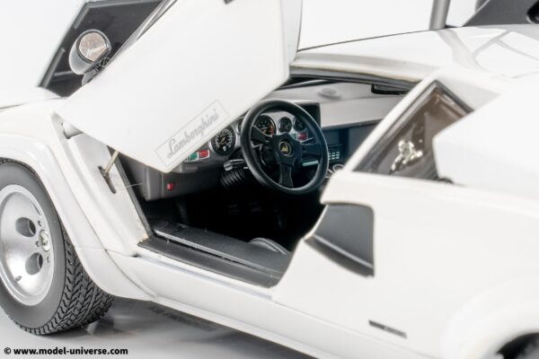 Kyosho - 1:18 Lamborghini Countach LP400 S White 1980 (KS08320WFL) Diecast Model 26 Kyosho - 1:18 Lamborghini Countach LP400 S White 1980 - Diecast Model