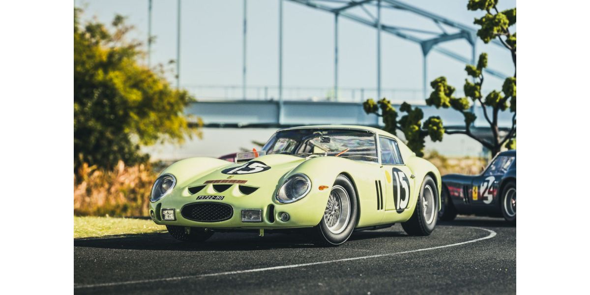 Kyosho 1:18 Ferrari 250 GTO (RHD) #15 Winner 1962 Goodwood Tourist Trophy Light Green (KS08438C) Diecast Model 6 Kyosho 1:18 Ferrari 250 GTO (RHD) #15 Winner 1962 Goodwood Tourist Trophy Light Green (KS08438C) Diecast Model - Image 6