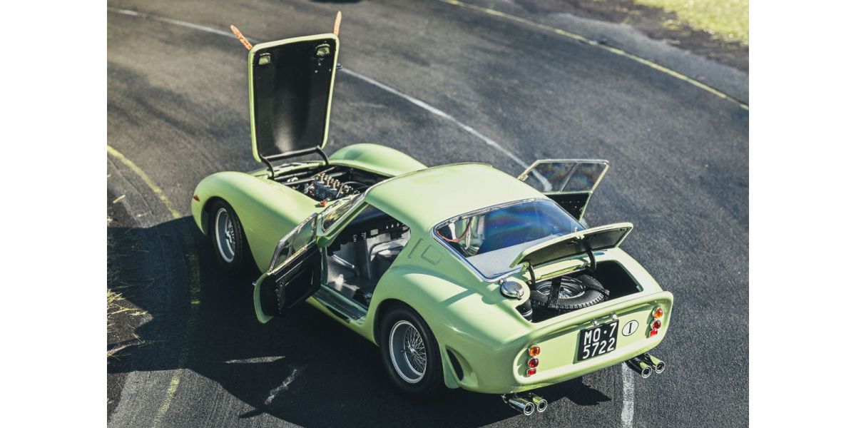Kyosho 1:18 Ferrari 250 GTO (RHD) #15 Winner 1962 Goodwood Tourist Trophy Light Green (KS08438C) Diecast Model 7 Kyosho 1:18 Ferrari 250 GTO (RHD) #15 Winner 1962 Goodwood Tourist Trophy Light Green (KS08438C) Diecast Model - Image 7
