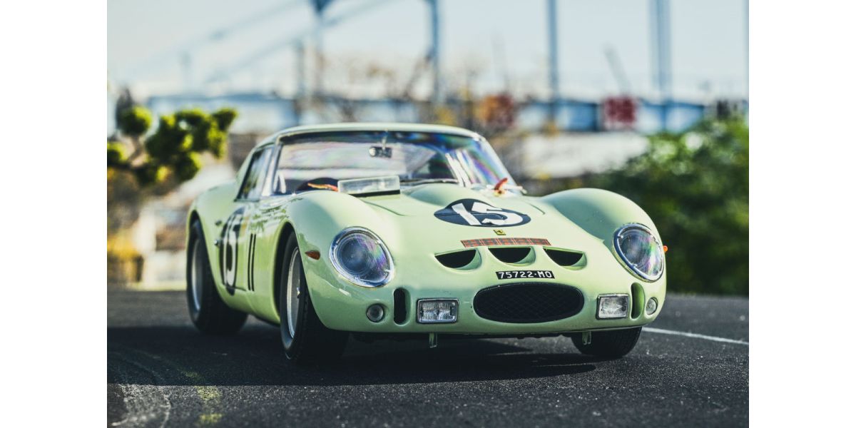 Kyosho 1:18 Ferrari 250 GTO (RHD) #15 Winner 1962 Goodwood Tourist Trophy Light Green (KS08438C) Diecast Model 8 Kyosho 1:18 Ferrari 250 GTO (RHD) #15 Winner 1962 Goodwood Tourist Trophy Light Green (KS08438C) Diecast Model - Image 8