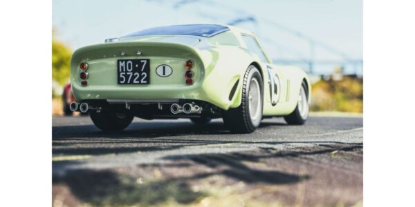 Kyosho 1:18 Ferrari 250 GTO (RHD) #15 Winner 1962 Goodwood Tourist Trophy Light Green (KS08438C) Diecast Model 19 Kyosho 1:18 Ferrari 250 GTO (RHD) #15 Winner 1962 Goodwood Tourist Trophy Light Green (KS08438C) Diecast Model