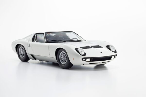 Kyosho Lamborghini miura p400 white diecast model.10