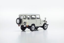 Kysoho 1:18 Toyota Land Cruiser 40 Van White (KS08971Y)