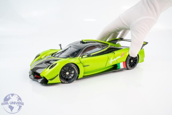 LCD - 1:18 Pagani Huayra R Green - Limited Edition Diecast Model