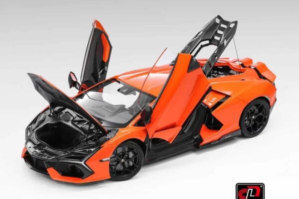 LCD - 1:18 Lamborghini Revuelto Orange Diecast Model 5 LCD18026 OR_opening