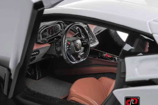 LCD - 1:18 Lamborghini Revuelto Pearl White Diecast Model 4 LCD18026 WH_interior