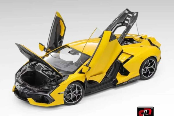LCD - 1:18 Lamborghini Revuelto Yellow Diecast Model 5 LCD - 1:18 Lamborghini Revuelto Yellow Diecast Model