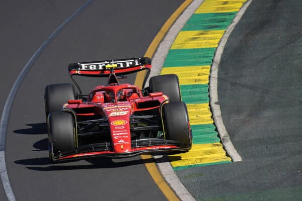 Looksmart - 1:18 Scuderia Ferrari SF-24 #55 Carlos Sainz Winner 2023 Australian GP