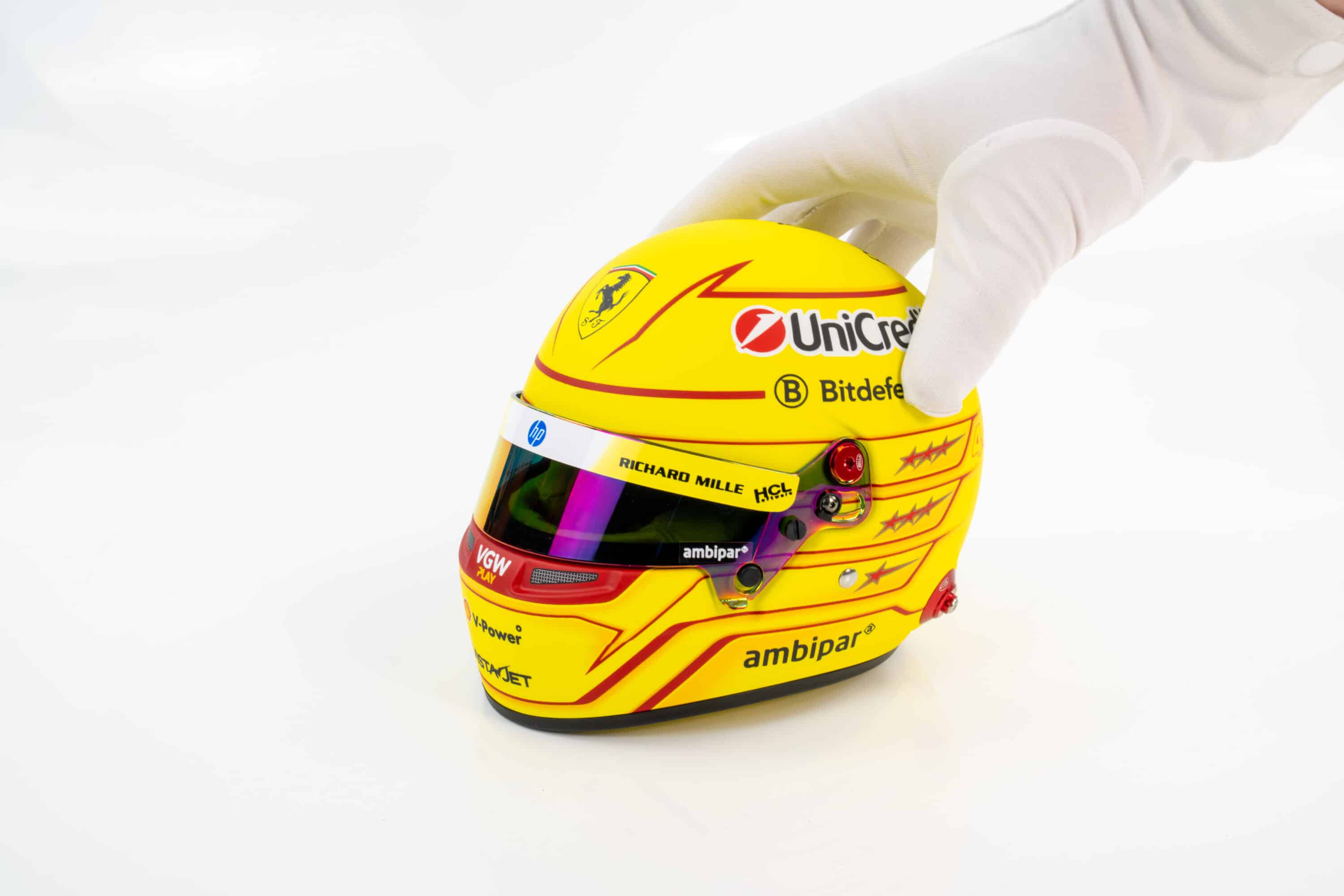 Bell - 1:2 Lewis Hamilton Ferrari F1 2025 - Helmet Replica