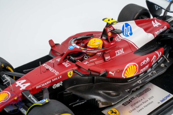 Looksmart - 1:18 Ferrari SF-25 No.44 Lewis Hamilton Winner Sprint Race China 2025 - Resin Model 14 Looksmart - 1:18 Ferrari SF-25 No.44 Lewis Hamilton Winner Sprint Race China 2025 - Resin Model