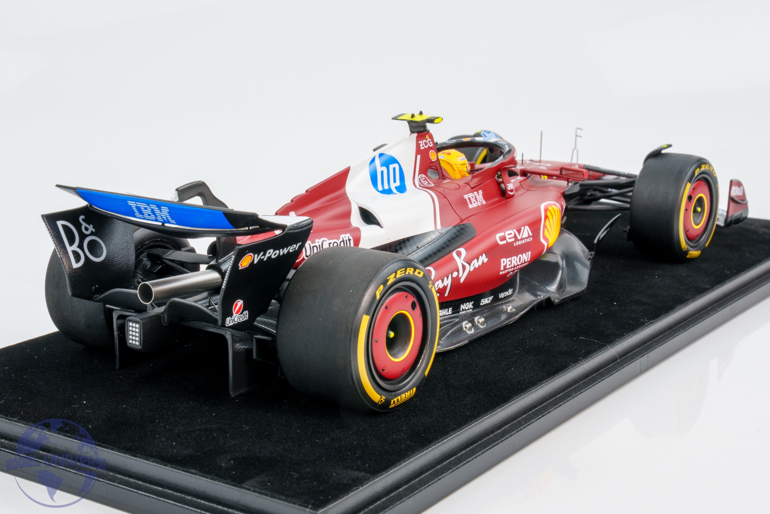 Looksmart - 1:18 Ferrari SF-25 No.44 Lewis Hamilton Winner Sprint Race China 2025 - Resin Model 9 Looksmart - 1:18 Ferrari SF-25 No.44 Lewis Hamilton Winner Sprint Race China 2025 - Resin Model