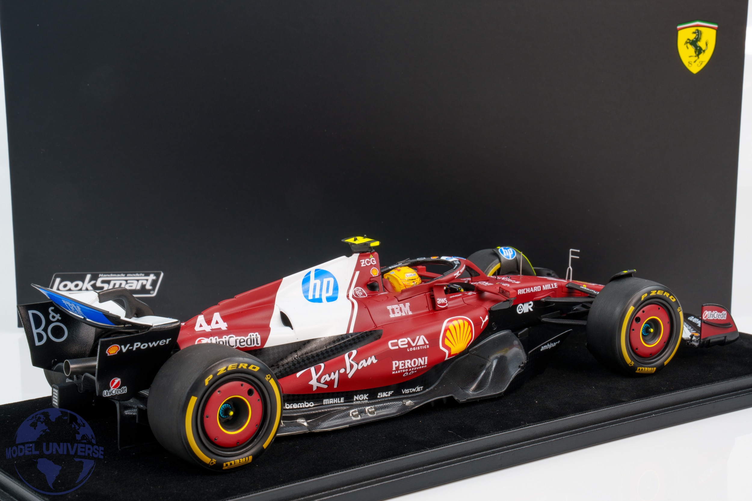 Looksmart - 1:18 Ferrari SF-25 No.44 Lewis Hamilton Winner Sprint Race China 2025 - Resin Model 2 Looksmart - 1:18 Ferrari SF-25 No.44 Lewis Hamilton Winner Sprint Race China 2025 - Resin Model
