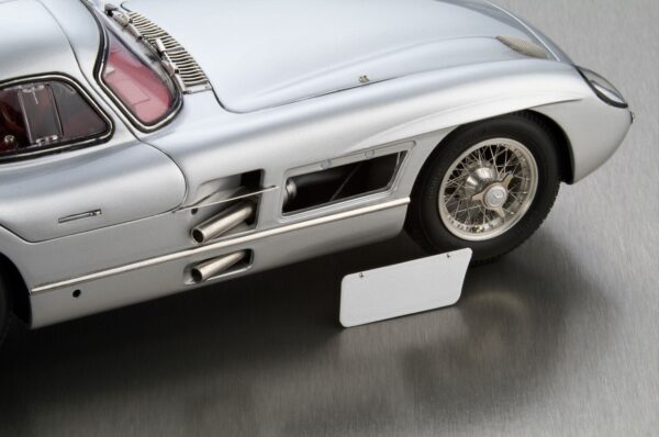 CMC 1/18 Mercedes 300 SLR Uhlenhaut Diecast Model Car M-076