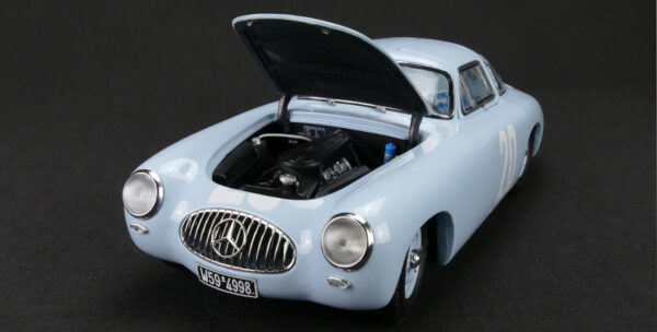 CMC M159 Mercedes 300SL W194 Bern 1952 GP 1:18 Model Car
