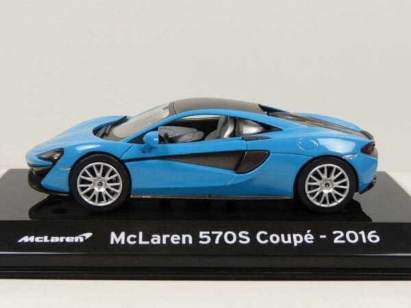 McLaren 570s blue 1:43 scale diecast model car