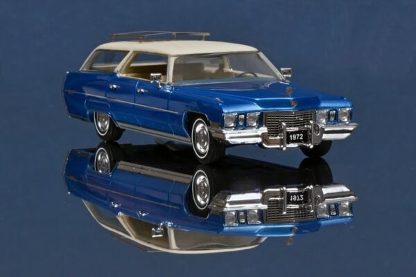 Matrix 1:43 Cadillac DeVille ASC Wagon 1972 Blue/Cream (MX20301-483) Limited Edition Resin Model