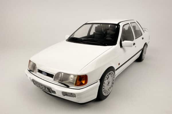 MCG 1:18 Ford Sierra Cosworth RS White.6