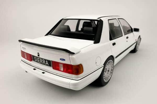 MCG 1:18 Ford Sierra Cosworth RS White.7