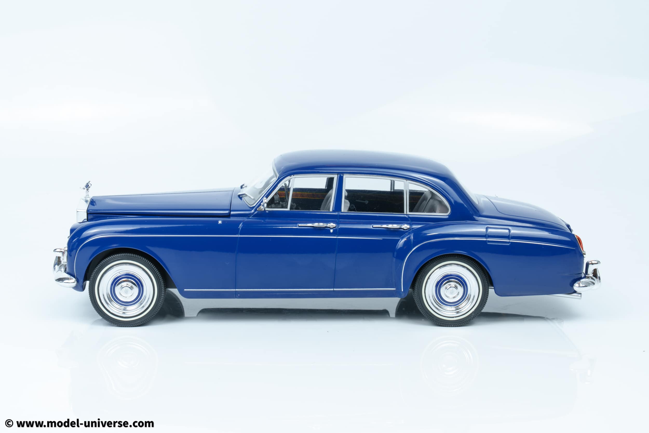 MCG 18124 Rolls Royce Silver Cloud Blue 6