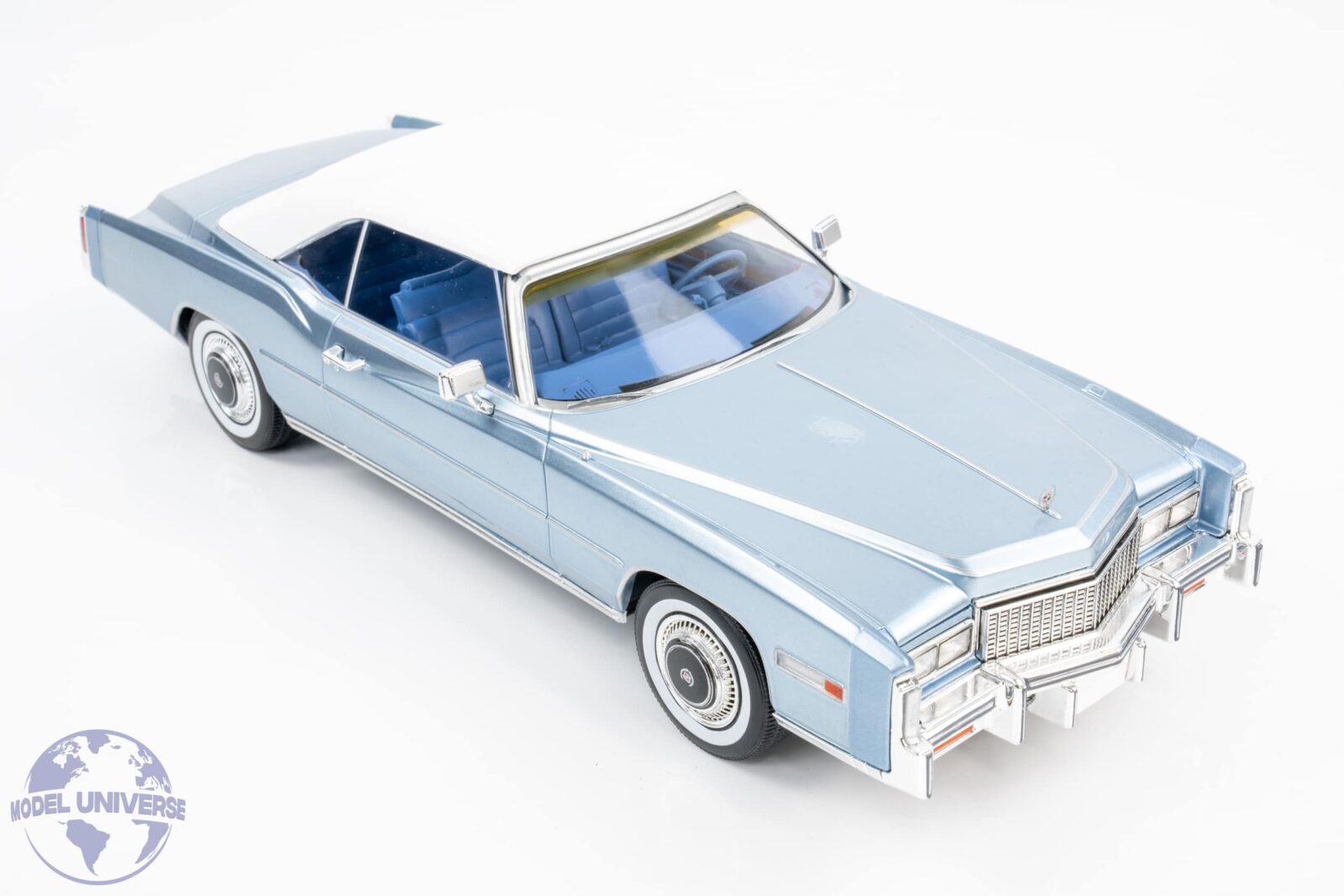 MCG 1:18 Cadillac Eldorado Convertible 1976 Light Blue Metallic