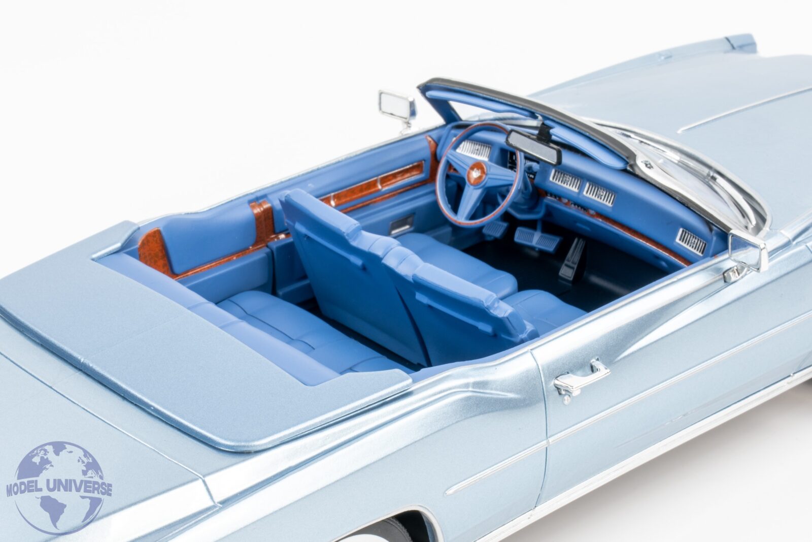 ミニカー MCG 1/18 Cadillac Eldorado Convertible MCG 1:18 Cadillac Eldorado Convertible 1976 Light Blue Metallic