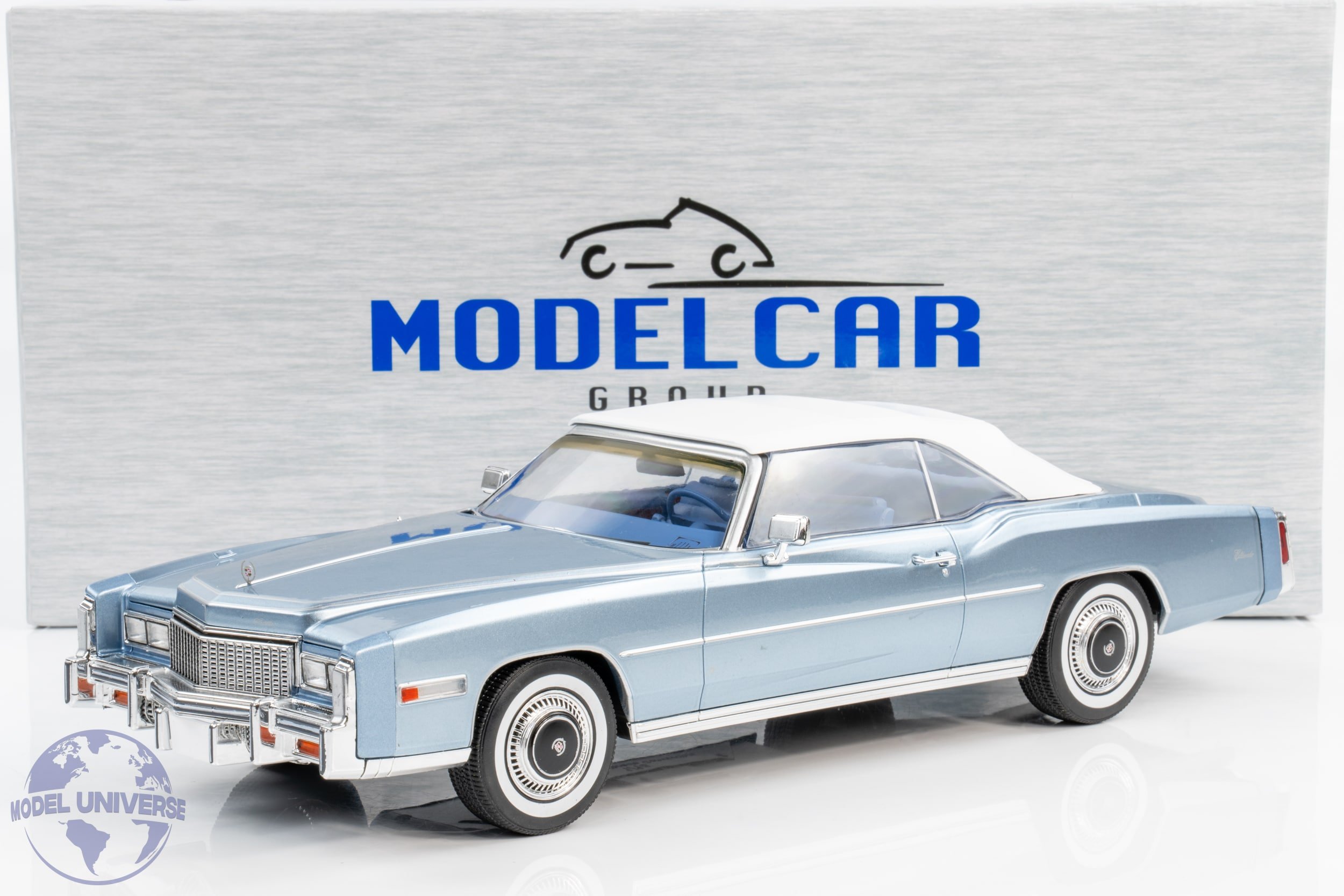 MCG - 1:18 Cadillac Eldorado Convertible 1976 Light Blue Metallic - Diecast Model