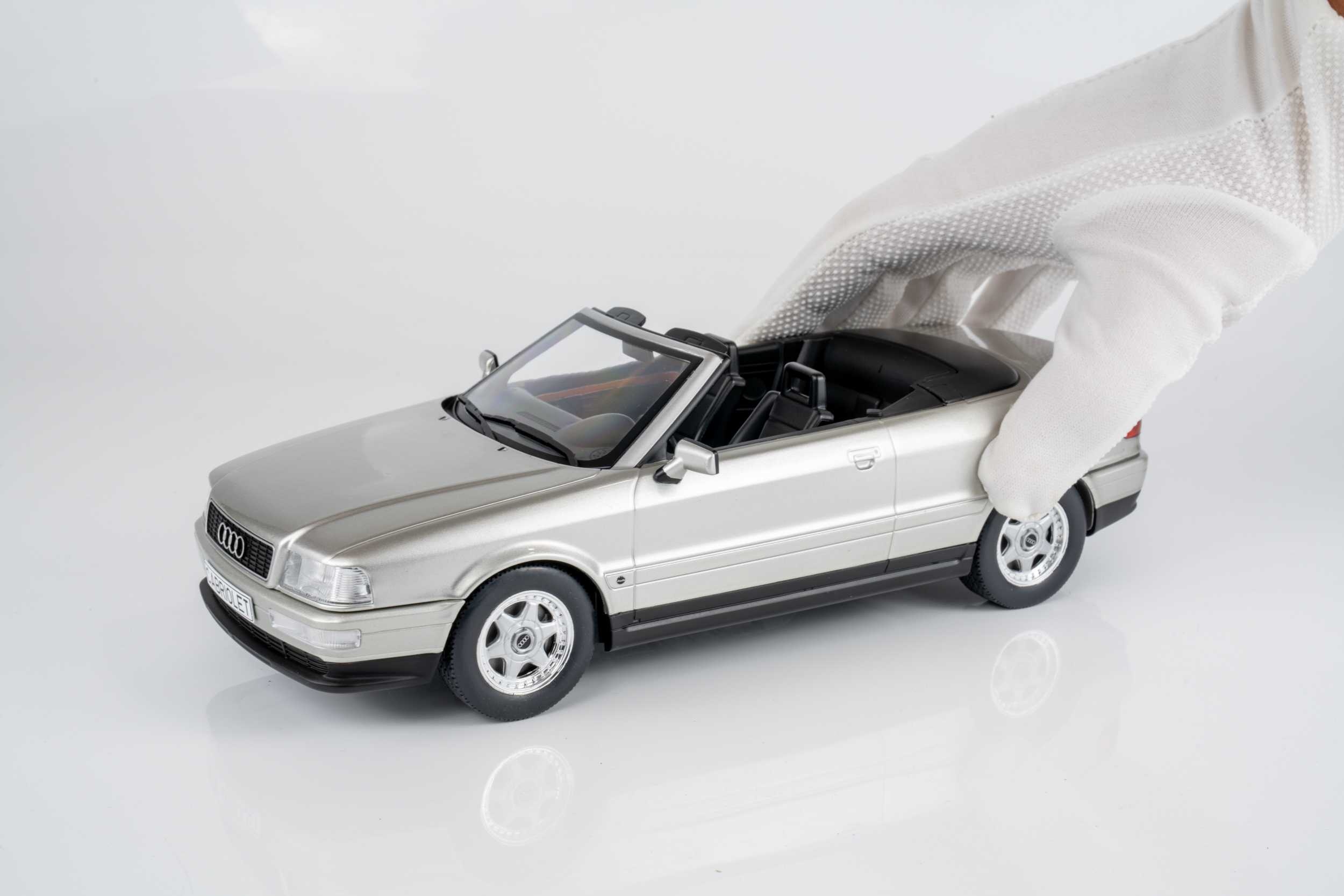 MCG 1:18 Audi 80 Cabriolet 1991 Red (MCG181224) Diecast Model 3 MCG 1:18 Audi 80 Cabriolet 1991 Red (MCG181224) Diecast Model - Image 3