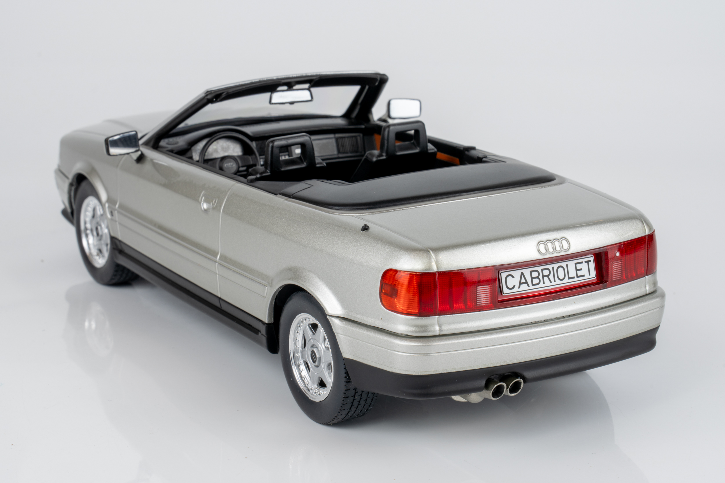 MCG 1:18 Audi 80 Cabriolet 1991 Red (MCG181224) Diecast Model 5 MCG 1:18 Audi 80 Cabriolet 1991 Red (MCG181224) Diecast Model - Image 5